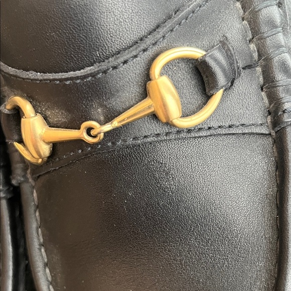 Gucci Black Leather Women's Horsebit Loafers with Gold Hardware - Picture 14 of 14